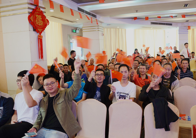 1569805943110965.jpg 观众1.jpg